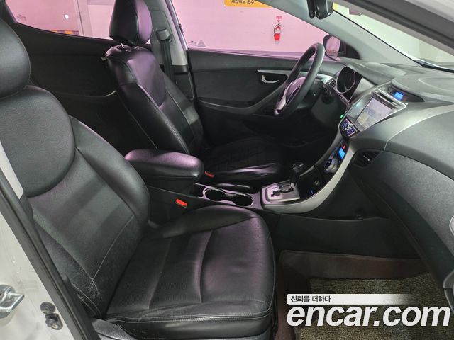 Hyundai AVANTE 2012 — photo 9