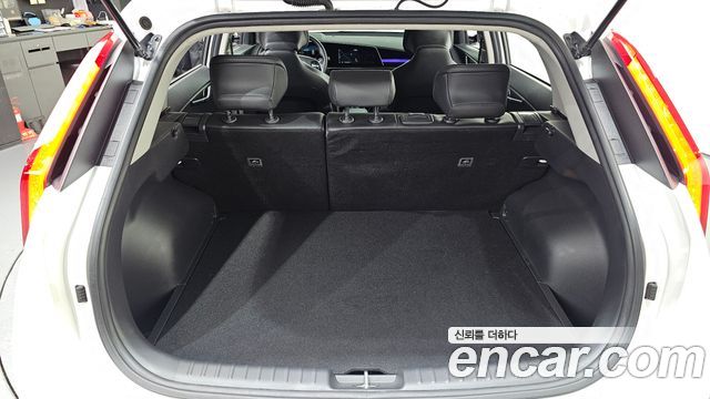 Kia Niro 2023 — photo 22