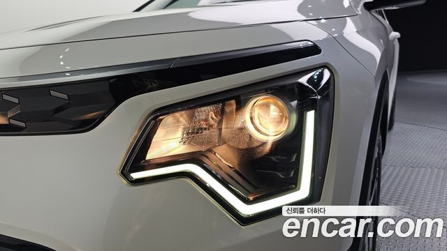 Kia Niro 2023 — photo 8