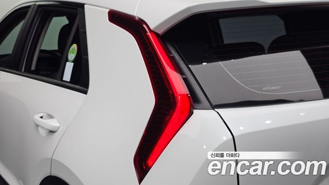 Kia Niro 2023 — photo 9