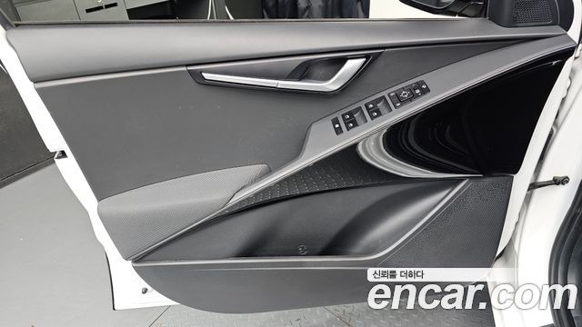Kia Niro 2023 — photo 14