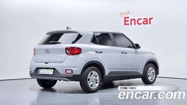 Hyundai Venue 2023 — photo 2