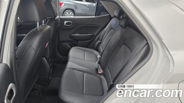 Hyundai Venue 2023 — photo 16