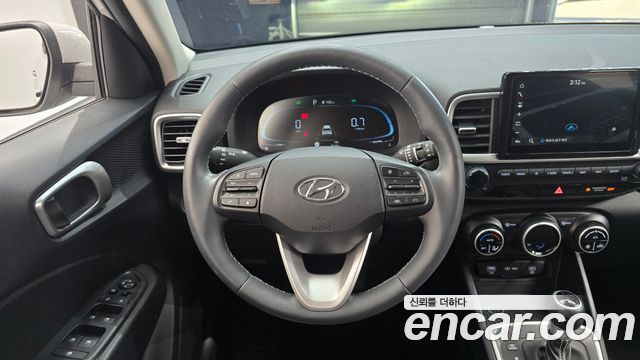 Hyundai Venue 2023 — photo 17