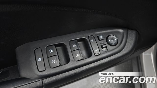 Hyundai Venue 2023 — photo 21