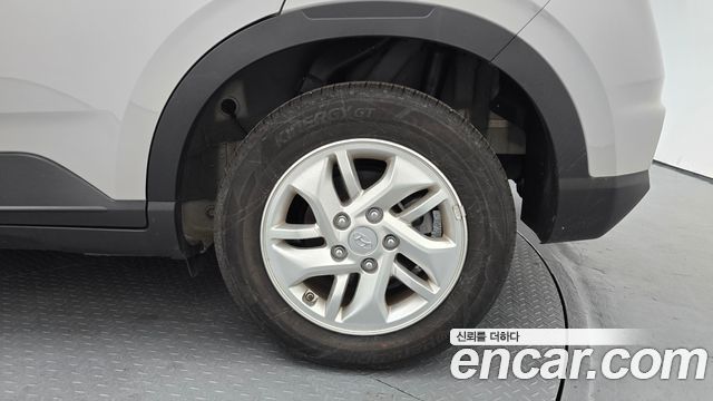 Hyundai Venue 2023 — photo 7