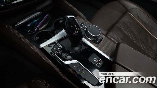 BMW Gran Turismo 2020 — photo 12