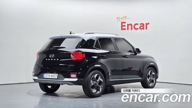 Hyundai Venue 2023 — photo 2