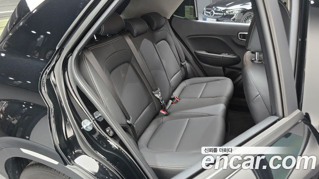 Hyundai Venue 2023 — photo 16
