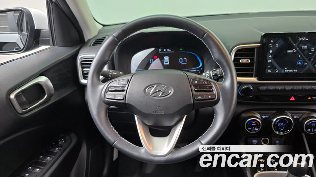 Hyundai Venue 2023 — photo 17