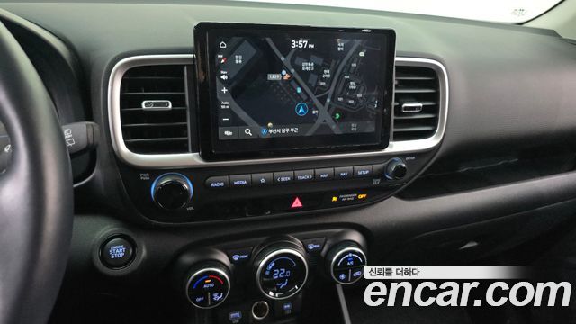 Hyundai Venue 2023 — photo 19