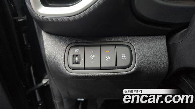 Hyundai Venue 2023 — photo 22