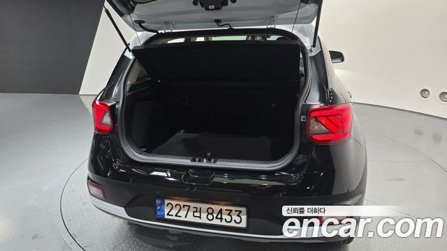 Hyundai Venue 2023 — photo 24