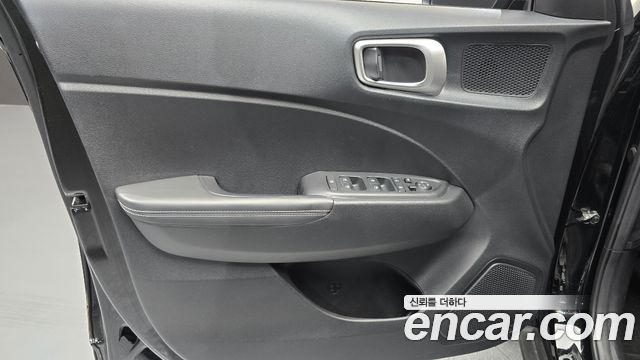 Hyundai Venue 2023 — photo 14