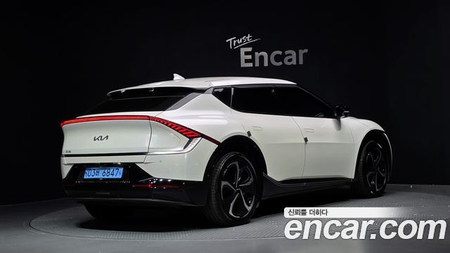 Kia EV6 2023 — photo 2
