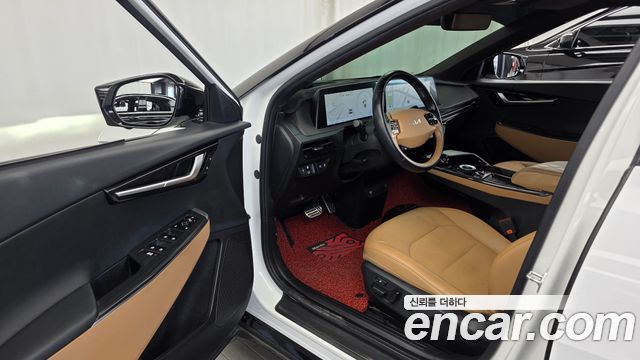 Kia EV6 2023 — photo 10