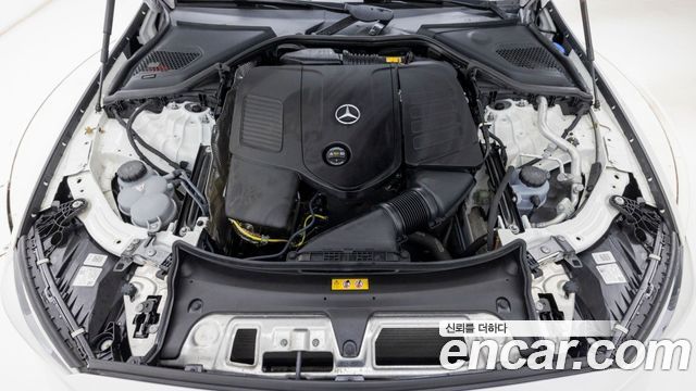Mercedes-Benz E-Class 2025 — photo 6