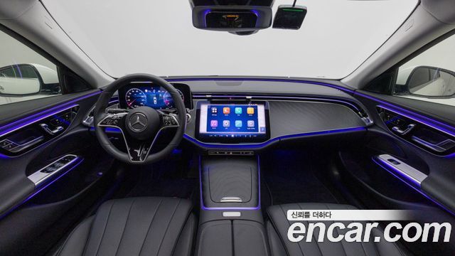 Mercedes-Benz E-Class 2025 — photo 7