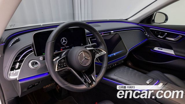 Mercedes-Benz E-Class 2025 — photo 13