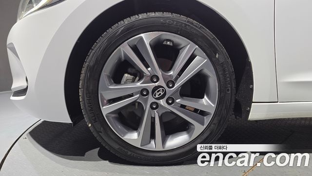 Hyundai AVANTE 2016 — photo 5