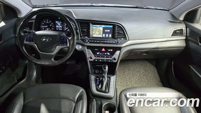 Hyundai AVANTE 2016 — photo 7