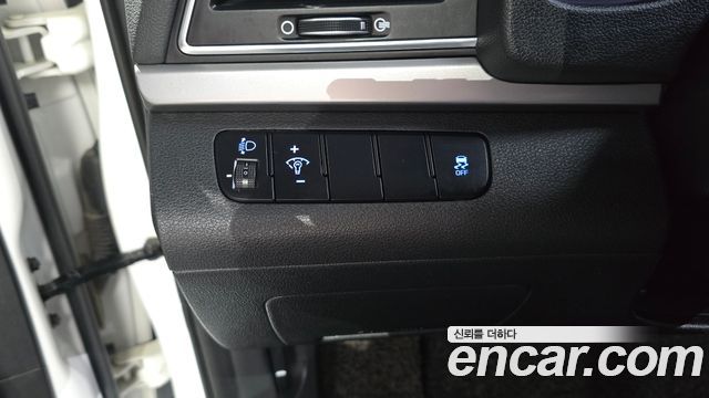 Hyundai AVANTE 2016 — photo 16