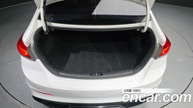 Hyundai AVANTE 2016 — photo 20