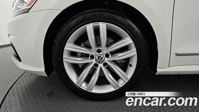 Volkswagen Passat 2018 — photo 5