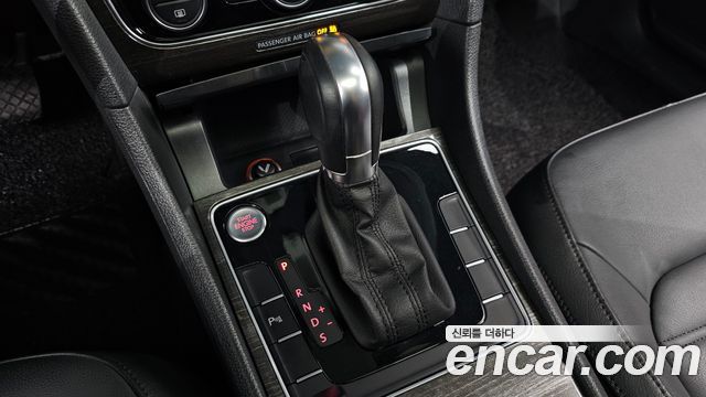 Volkswagen Passat 2018 — photo 12