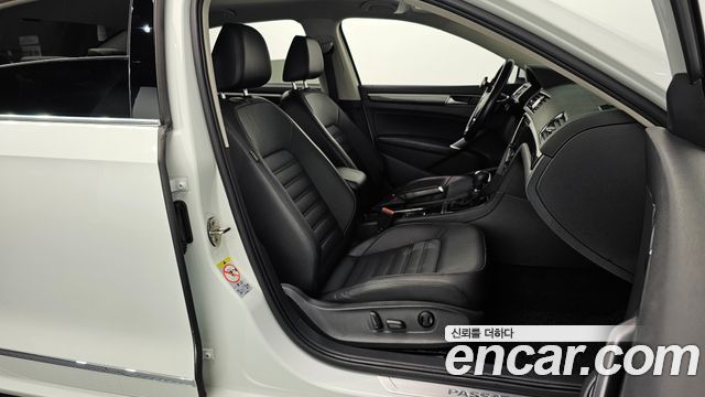 Volkswagen Passat 2018 — photo 17