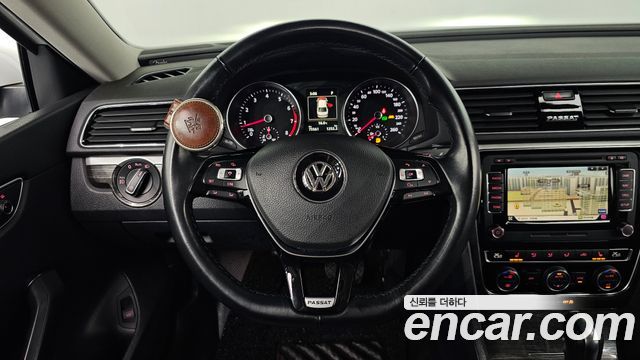 Volkswagen Passat 2018 — photo 19