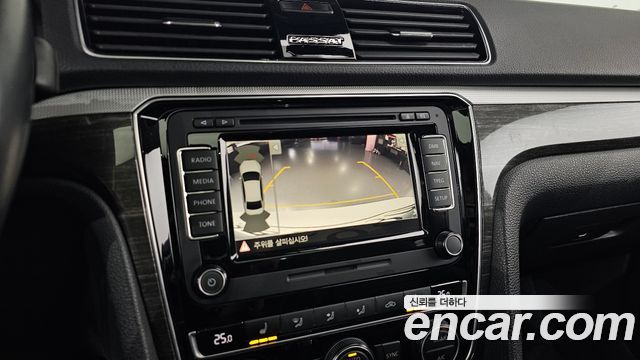 Volkswagen Passat 2018 — photo 21
