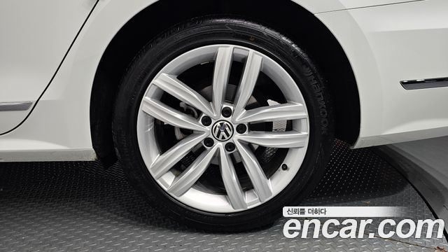 Volkswagen Passat 2018 — photo 7