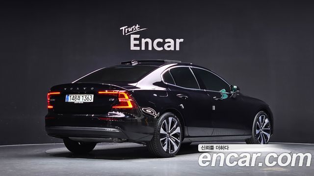 Volvo S60 2024 — photo 2