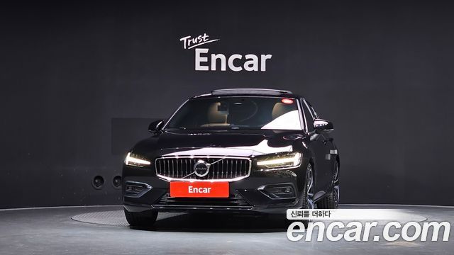 Volvo S60 2024 — photo 3