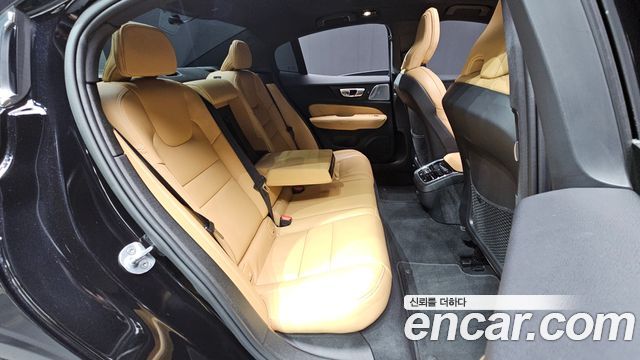 Volvo S60 2024 — photo 17