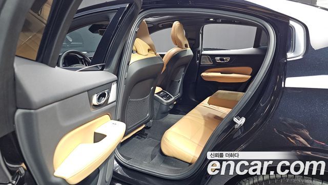 Volvo S60 2024 — photo 18