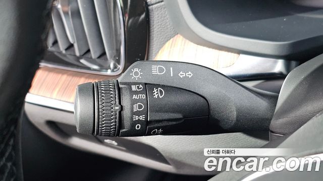 Volvo S60 2024 — photo 23