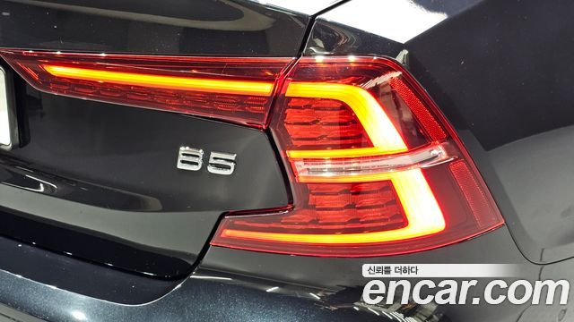 Volvo S60 2024 — photo 9
