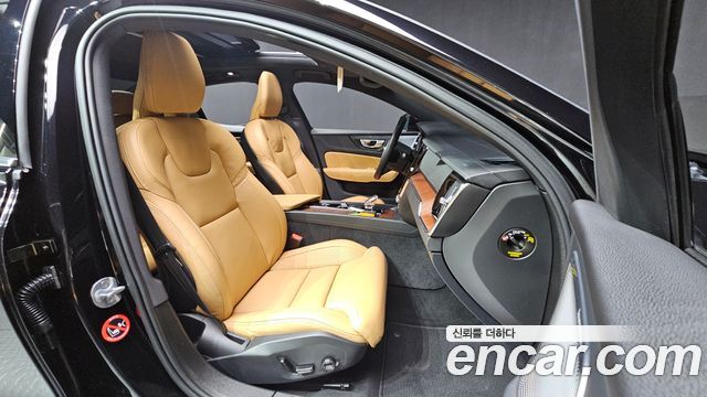Volvo S60 2024 — photo 16