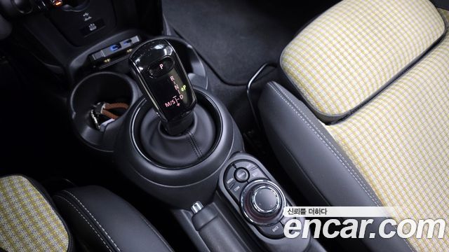 Mini Cooper 2023 — photo 9