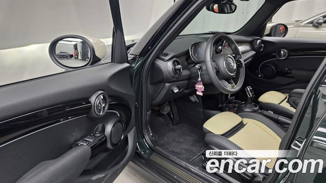 Mini Cooper 2023 — photo 10