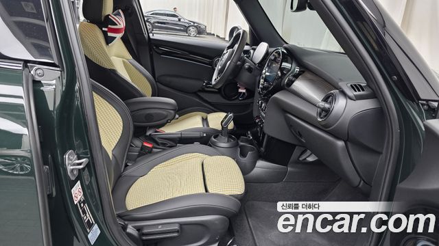 Mini Cooper 2023 — photo 11