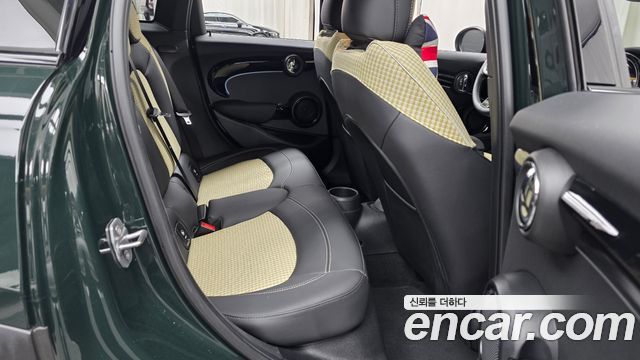 Mini Cooper 2023 — photo 12
