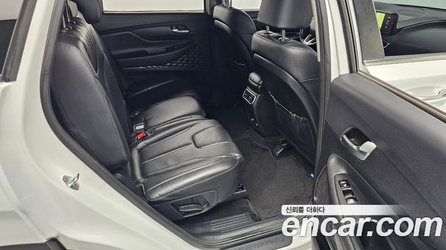 Hyundai Santafe 2022 — photo 17