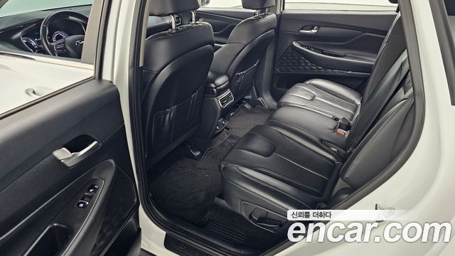 Hyundai Santafe 2022 — photo 18