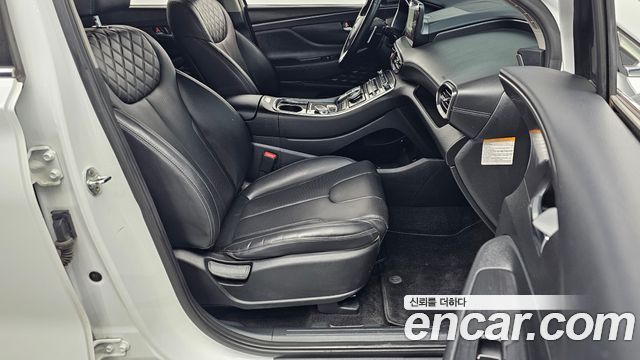 Hyundai Santafe 2022 — photo 16