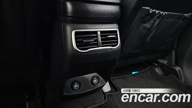 Hyundai Santafe 2022 — photo 31
