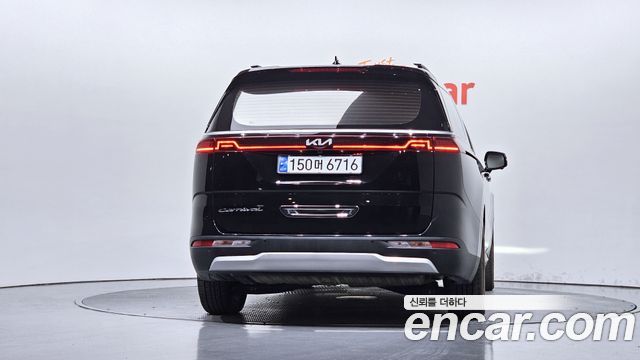 Kia Canival 2021 — photo 4