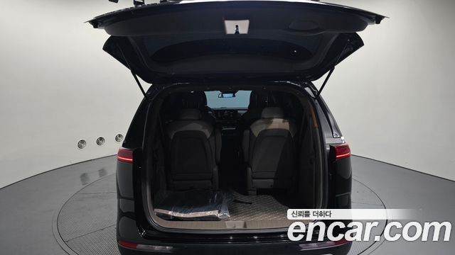 Kia Canival 2021 — photo 20